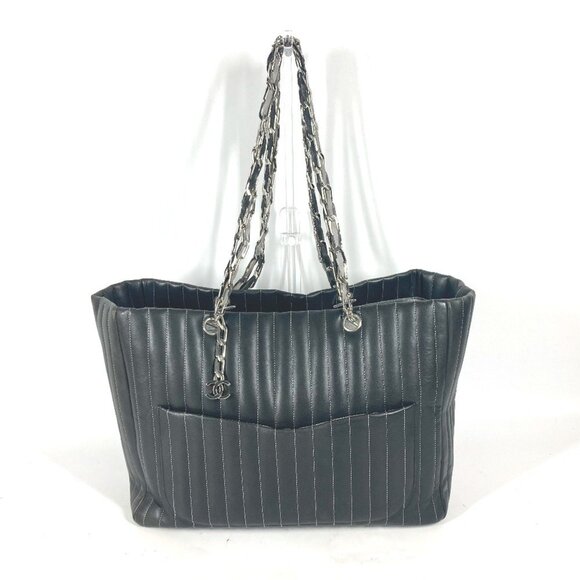 CHANEL Black Leather Shoulder Bag - Picture 1 of 16